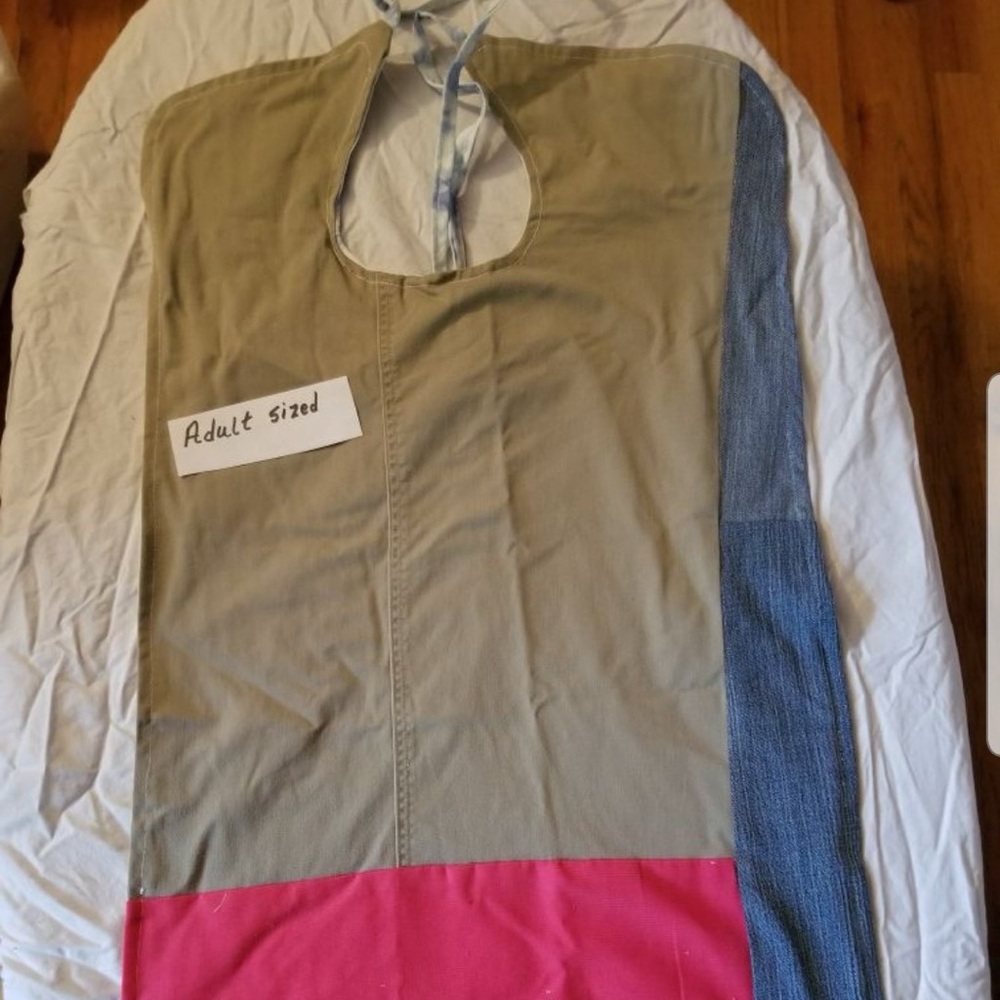 Colorblock Adult Bib reversible to clouds